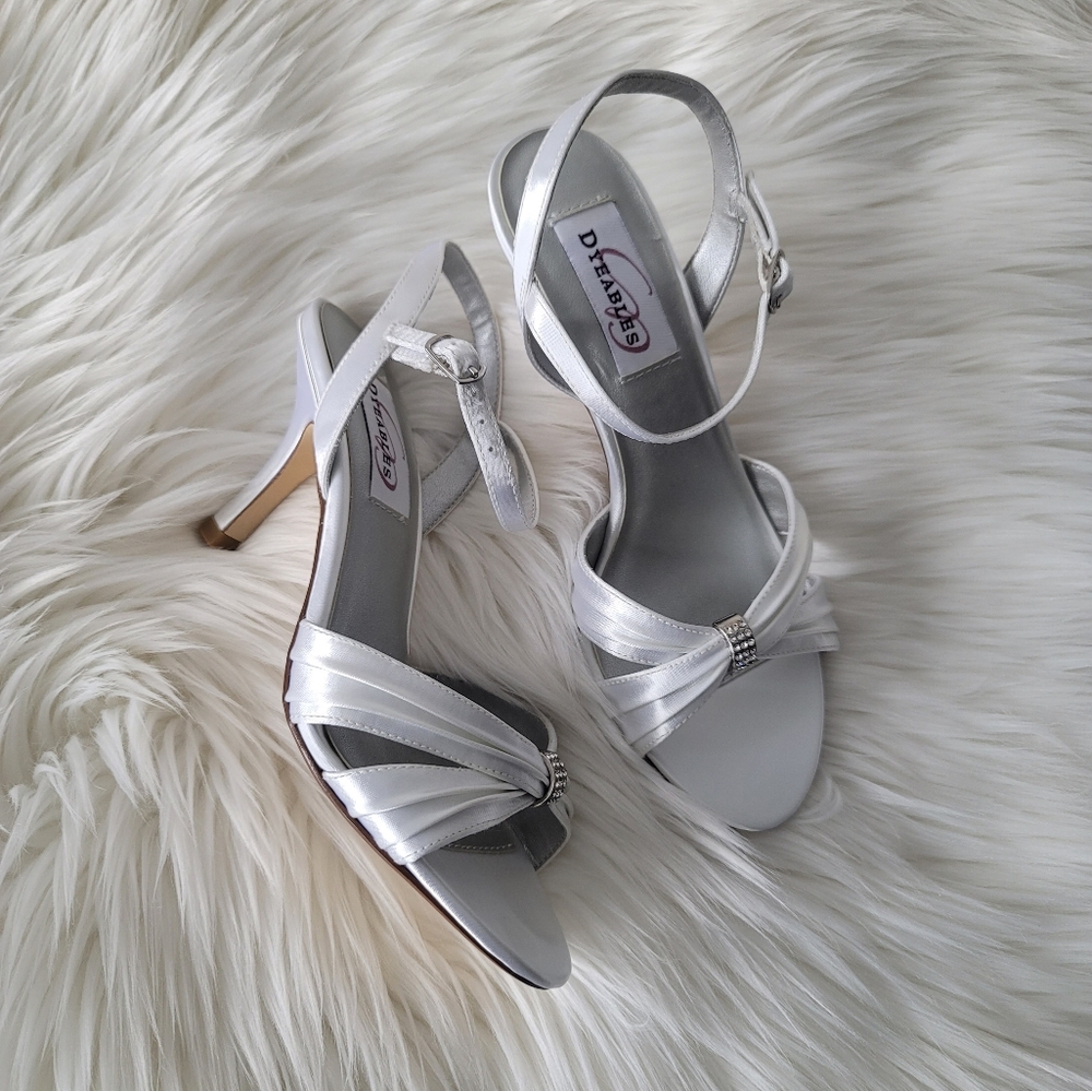 NEW Dyeables Natalie Bridal Sandals Heels Shoes 6.5